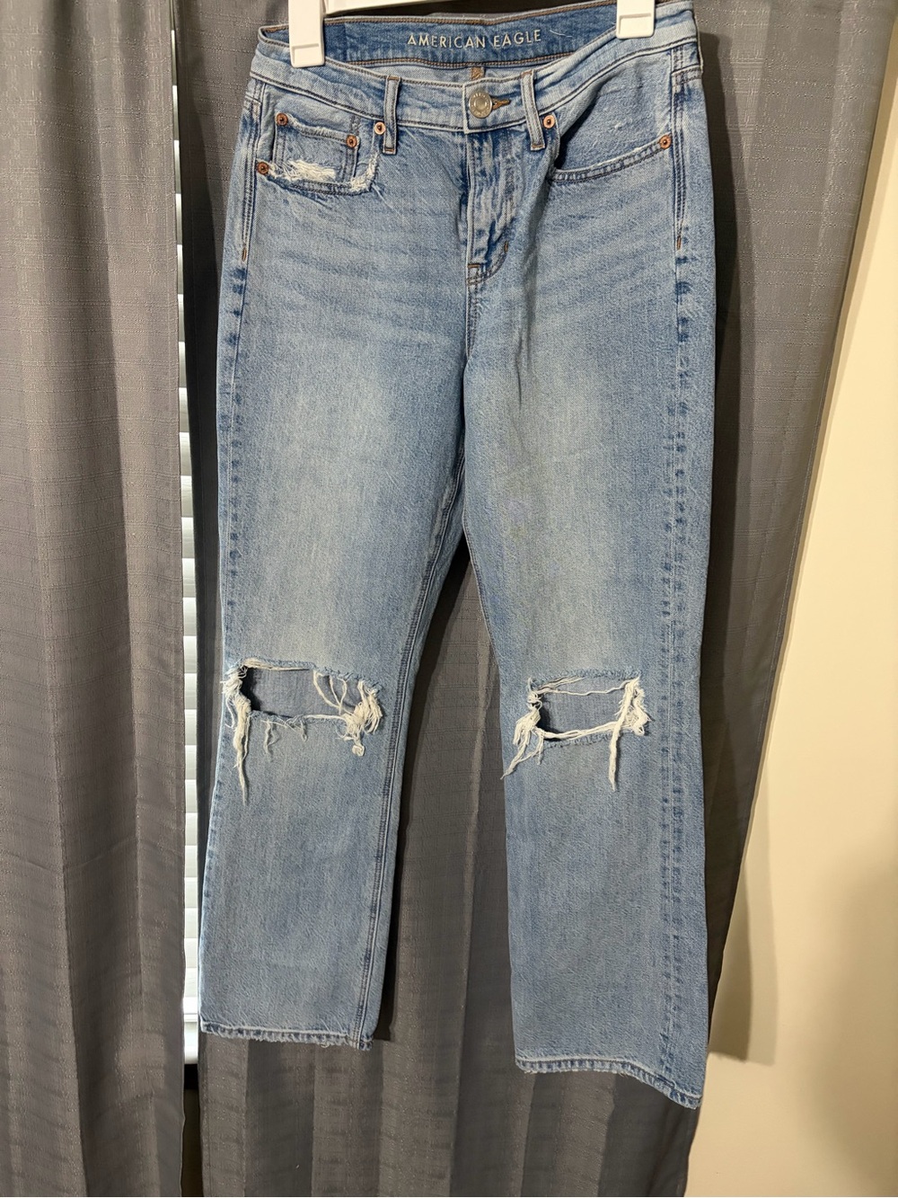 American Eagle Outfitters Light Blue Straight-Leg Ripped Jeans
